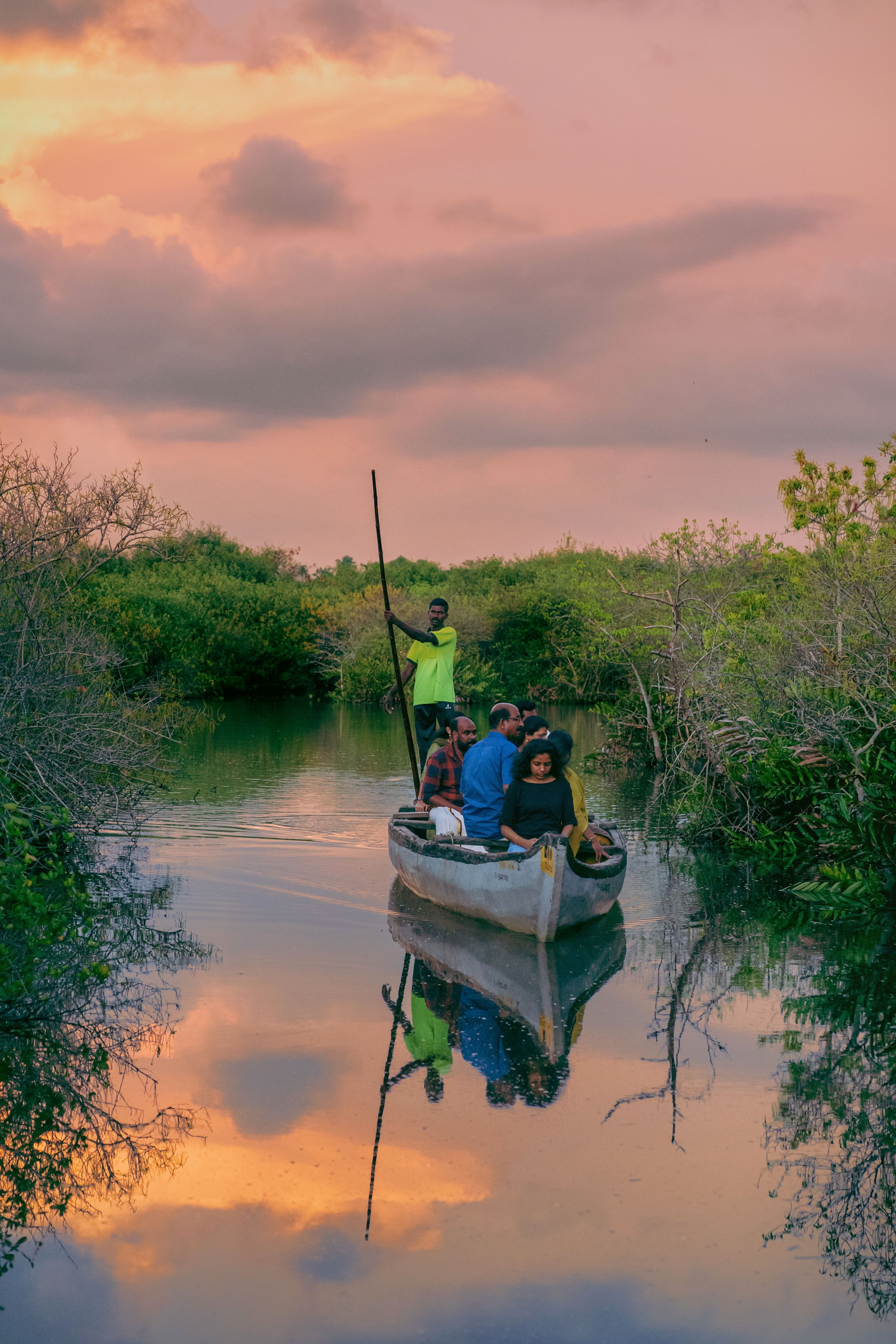 Canoe journey through the backwaters of Munroe Island